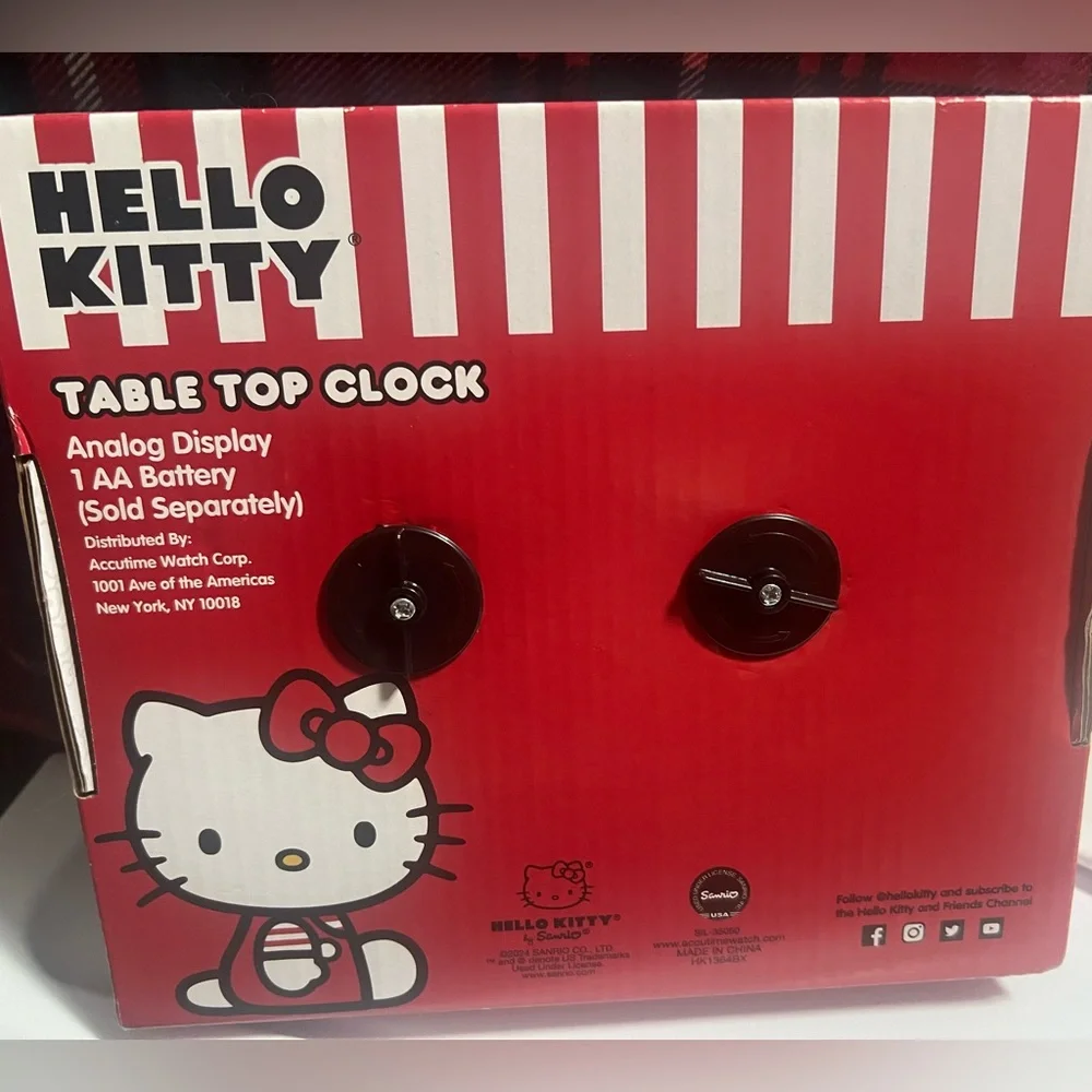 NWT-Hello Kitty Tabletop Clock